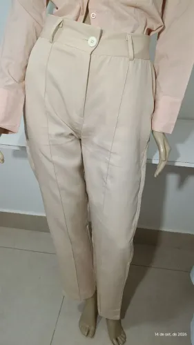 Calça seminova