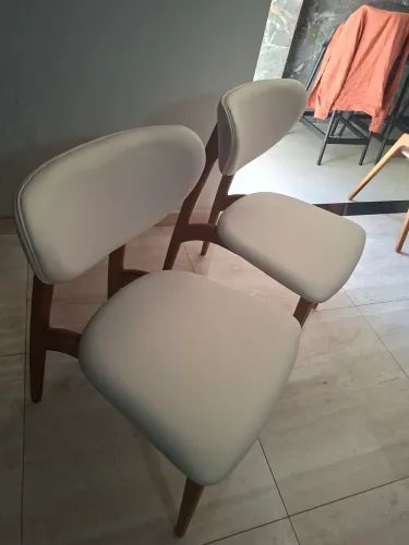 Vendo 6 cadeiras madeiras alto padrão