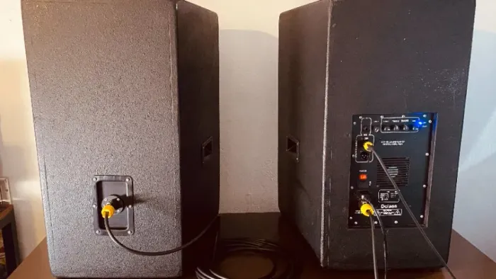 Par de caixas (1 ativa e outra passiva) com amplificador DClass + Proc. de áudio Stetsom