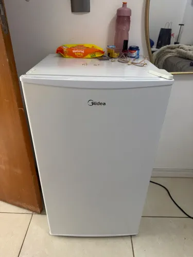 Vendo frigobar em perfeito estado midea