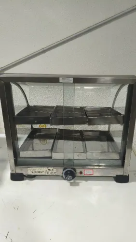 Vendo Vitrines para Salgados e Cadeiras de Restaurante
