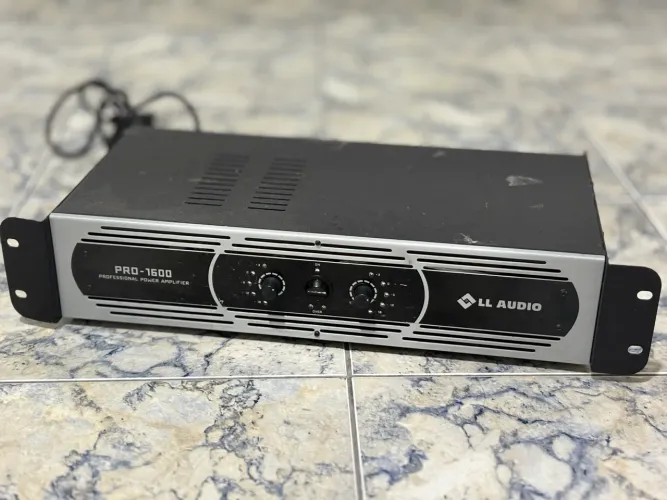 Amplificador de Potência Profissional - Amplificador LL Audio PRO1600 Professional Power