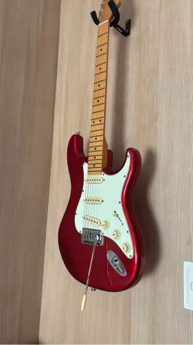 Guitarra elétrica tagima