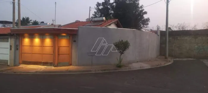 Casa de esquina na Zona Norte