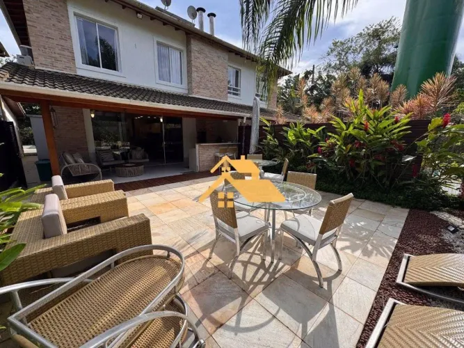 Casa em Condomínio em Paúba | 4 Suítes | 100m da Praia | 2 Vagas | Lazer Completo Casa à V