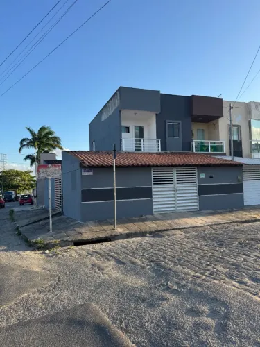 Mesa, geladeira cozinha projetada
