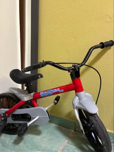 Bicicleta infantil seminova