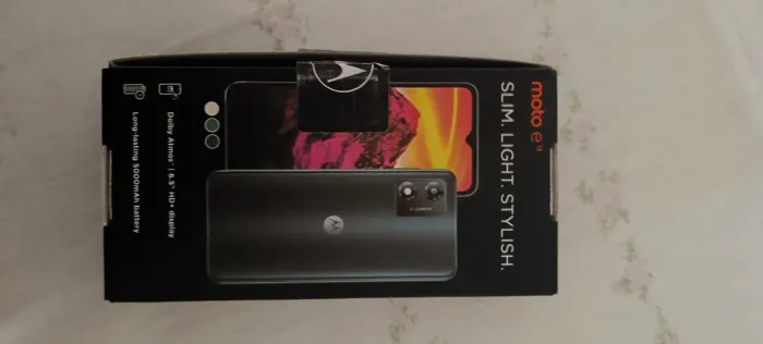 Motorola E13 - 8 GB / 128 GB Semi-novo na caixa