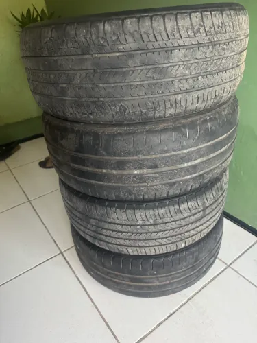 Jogo de pneus 195/50 aro 16