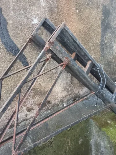 Suporte para telhas garagem.