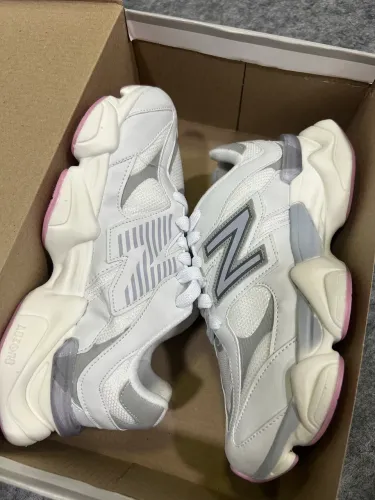 Tênis New Balance Feminino Branco e Cinza Nº 37