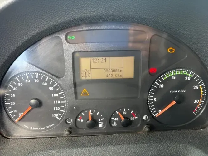 CAMINHÃO IVECO TECTOR 11-190 BAU PANHAN LARG.2,30 ALT. 2,50 COMPRIMENTO 6,10 UNICO DONO