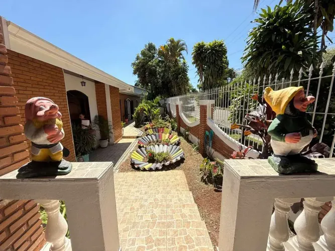 Casa com quatro quartos para venda em Águas de São Pedro