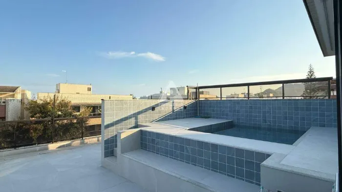 BRILHANTE COBERTURA LINEAR 3 QUARTOS REVERTIDOS PARA 2 COM PISCINA REFORMADISSIMO