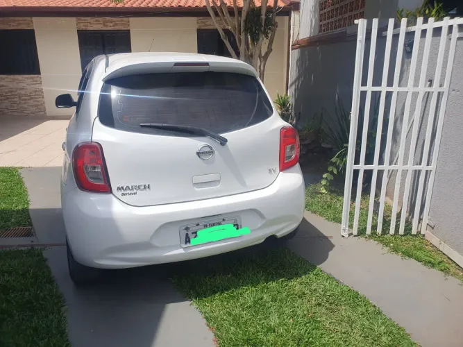 Nissan March SV 1.0 16V Flex Fuel 5P 2015