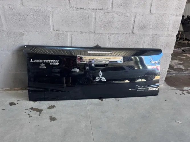 Tampa Traseira Triton L200