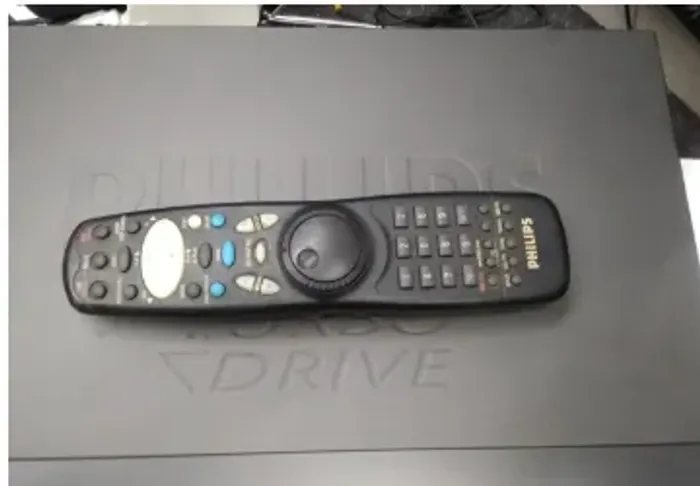 Videocassete 6 Cabeças (Modelo VR757) - Funcionando + Controle e Cabo AV