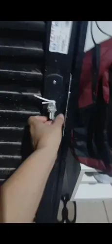 Porta nova para banheiro