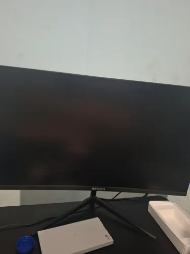 Monitor Gamer Curvo Rehisk 24? Full HD 180Hz 1ms ? Seminovo, 2 Meses de Uso