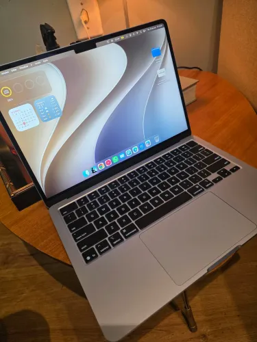 MacBook Air Chip M4 | 16 GB RAM | 256 GB SSD | Cor Azul-Céu | Na Garantia + NF