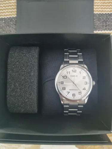 Relogio casio (MTP-V001D-7B)