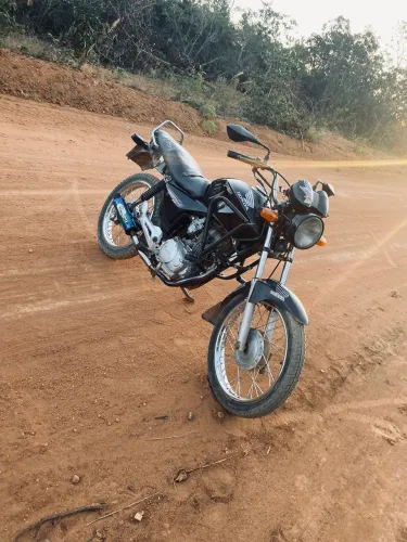e uma titan 150 2008 muito boa ela ta com o motor 190 e um comandinho preparado