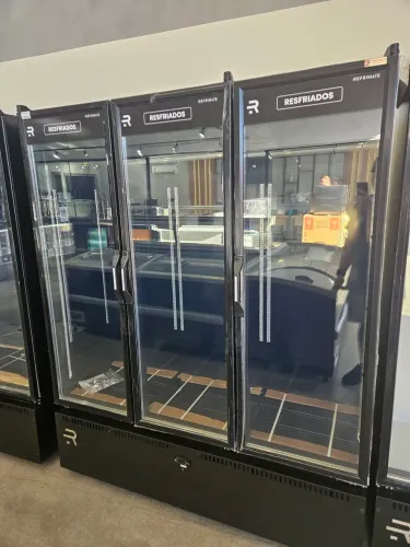expositor de frios 3 portas para mercados e conveniências - a pronta entrega 