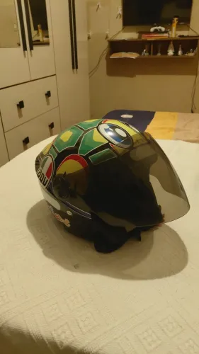 Capacete Fw3 (58) + Pro Tork AGV (58) + Viseiras fumê. VENDO SEPARADO.