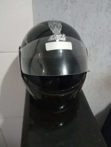 Vendo capacete semi novo