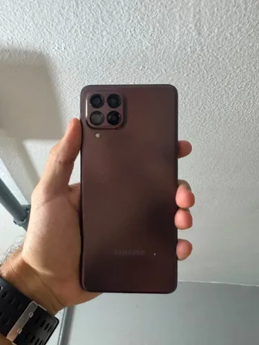 Vendo celular Samsung M53 marrom , com caixa original selo da Anatel usado em bom estado