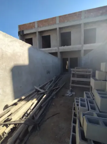 OPORTUNIDADE!!! EXCELENTE CASA GEMINADA A VENDA LOCALIZADA NO BAIRRO VILA VERDE.