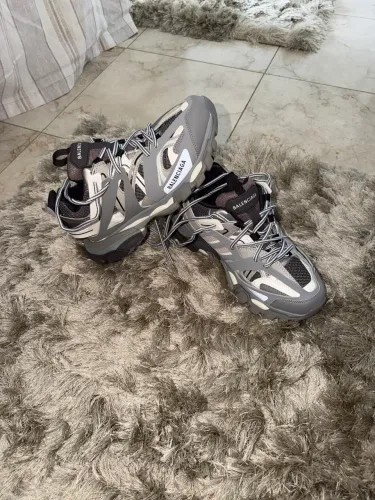 Balenciaga track cinza