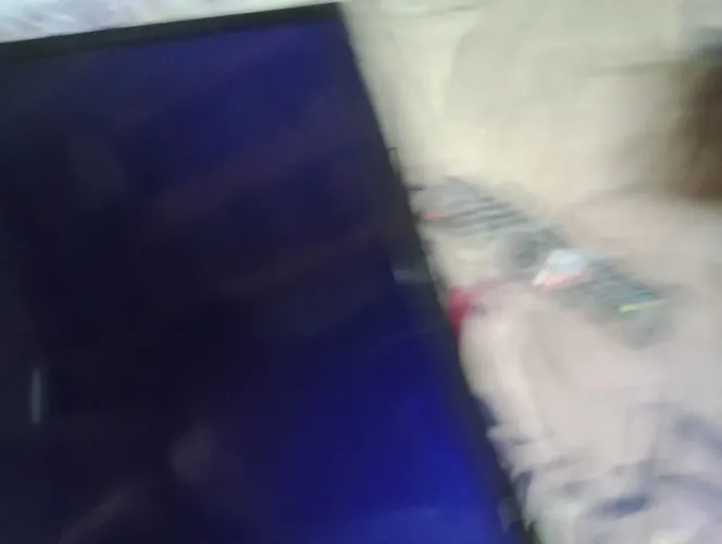 Com defeito tela branca liga e desliga normalmente e estava funcionando normalmente