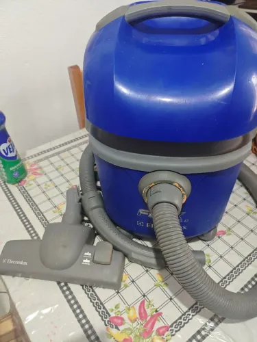 Aspirador de Pó e Água Electrolux 1400W 14L Flex