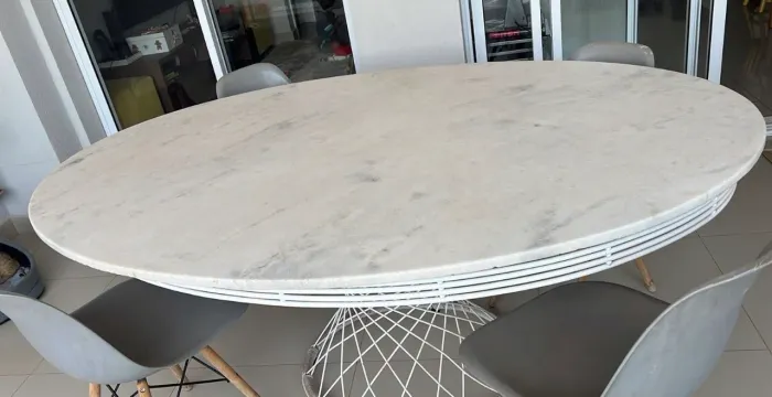 Mesa oval mármore carrara