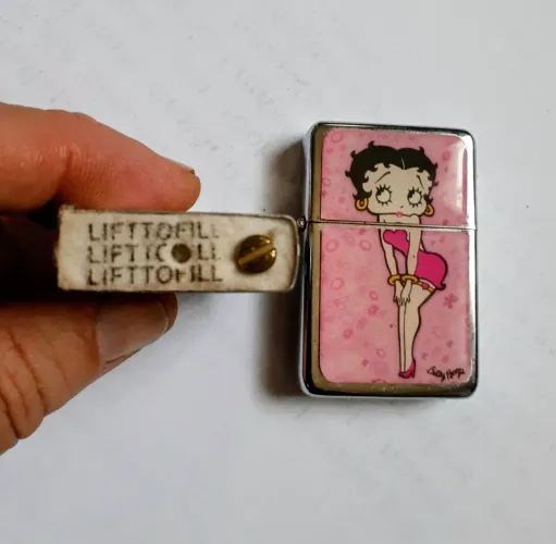 ISQUEIRO Estilo ZIPPO BETTY BOOP