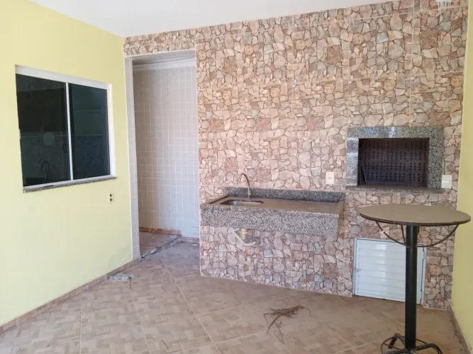 Sobrado para venda tem 110 metros quadrados com 3 quartos