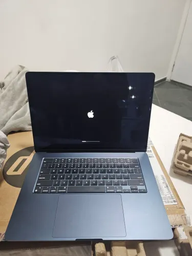Macbook 15 Pol M3 16gb Ram 256 Gb novinho