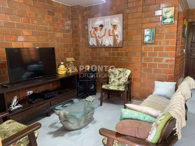 Casa com 4 quartos em Santana