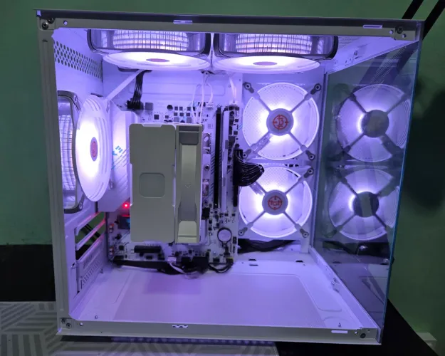 PC Gamer Ryzen 5 5600 | B550 Wi-Fi | 16GB | NVMe | White Edition