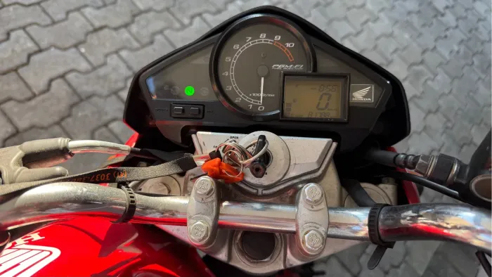 CB 300 gasolina