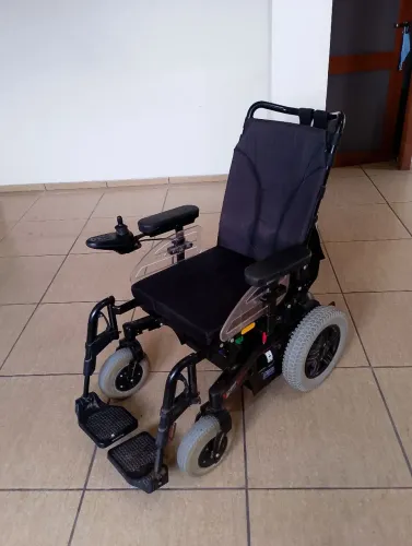 Cadeira de rodas motorizada Ottobock - Modelo B400 Standart