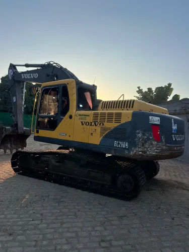 Escavadeira volvo ec210 prime