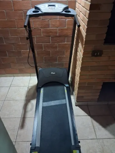 Esteira eletrônica Bi Volt Drean Fitness com pouco uso, em excelente estado