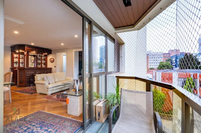 Apartamento para venda em Vila Olímpia com 3 quartos, sendo 2 suítes, 131m²