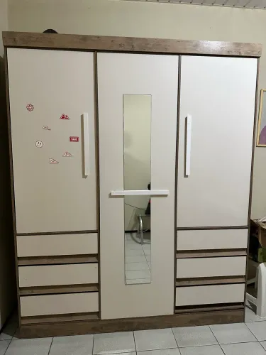 Guarda-Roupa Casal 4 Portas 6 Gavetas com Espelho - Ótimo Estado