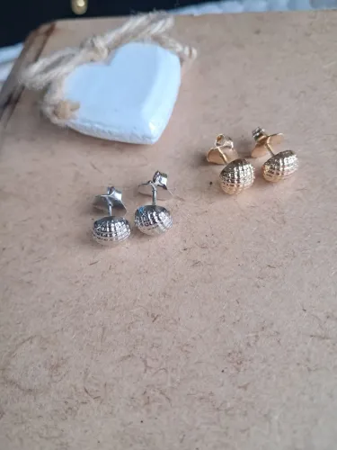 Brincos Folheados dourado e prateado 