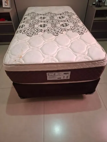 Coxão box solteira pouco usado