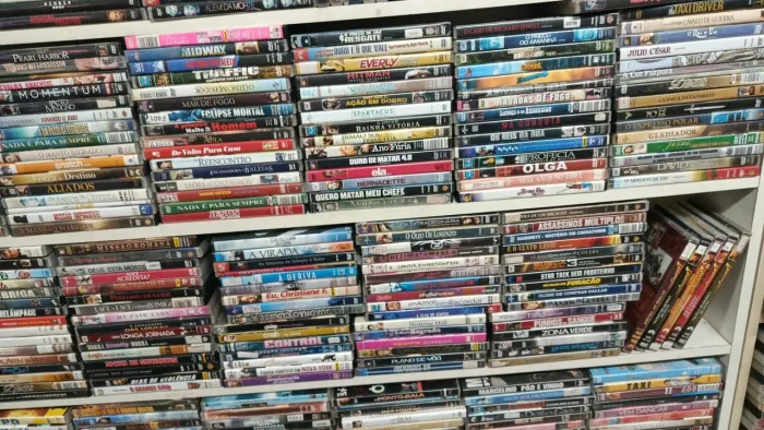 Lote com 190 dvds