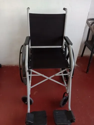 Cadeira de rodas NOVA